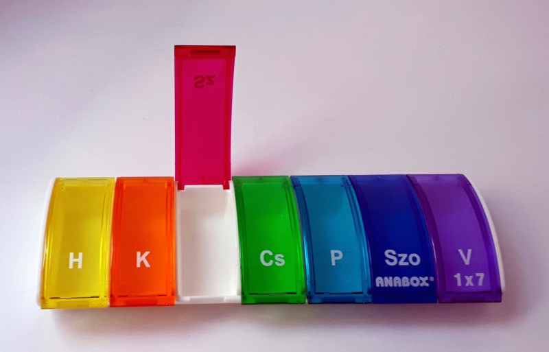 GYÓGYSZERTARTÓ ANABOX HETI SZIVÁRVÁNY KICSI.jpg